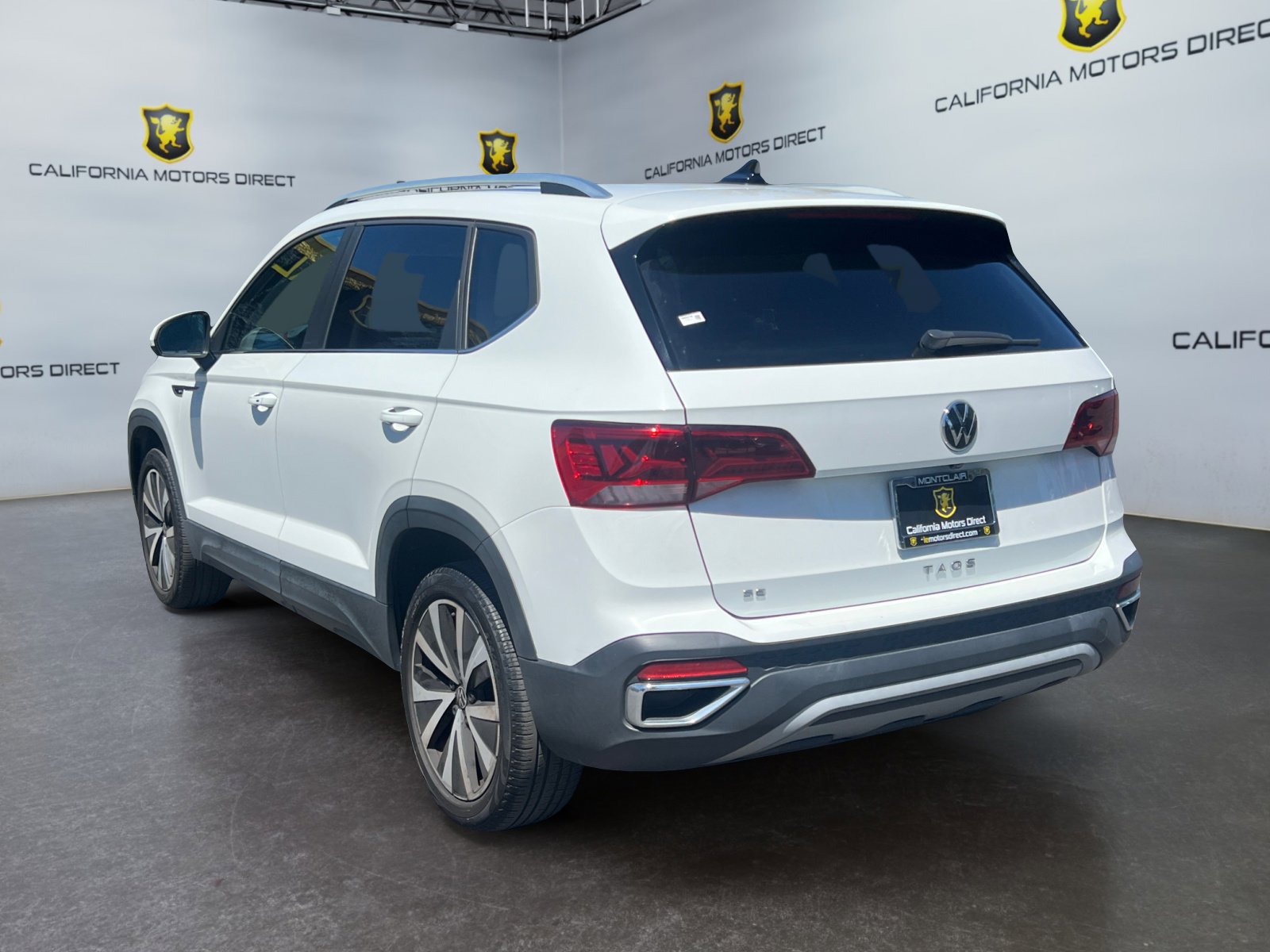 Used 2022 Volkswagen Taos SE FWD image 3