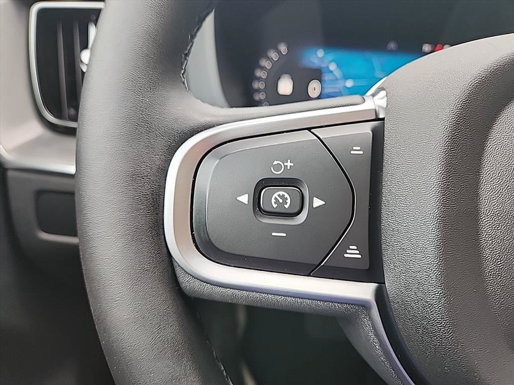Certified 2025 Volvo XC60 T8 Core AWD/4WD image 13