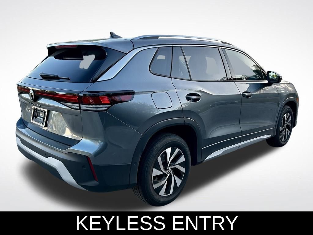 Used 2025 Volkswagen Tiguan S image 5