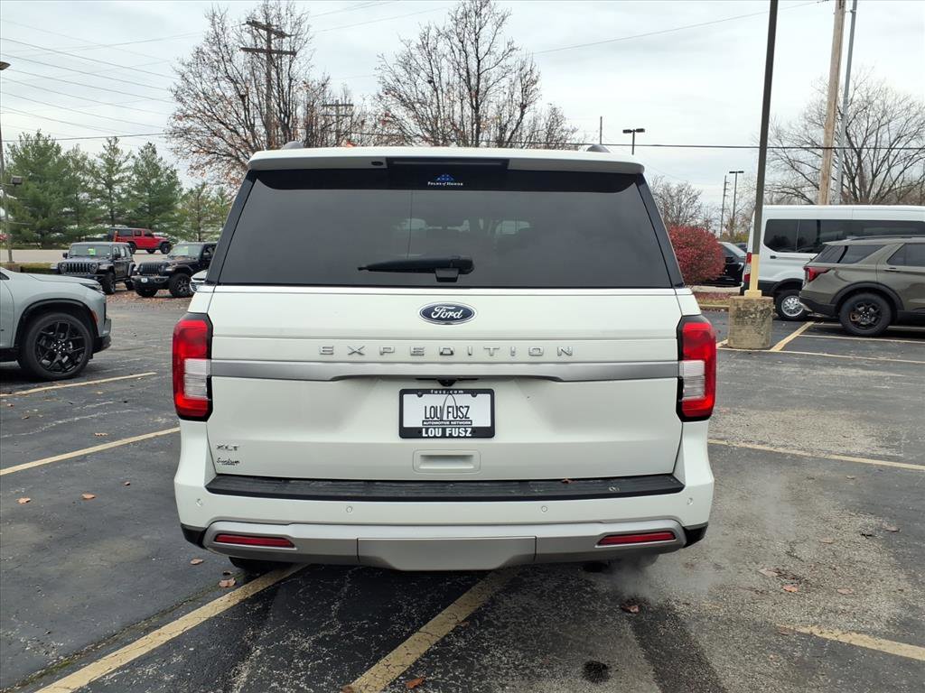 Used 2022 Ford Expedition XLT image 35