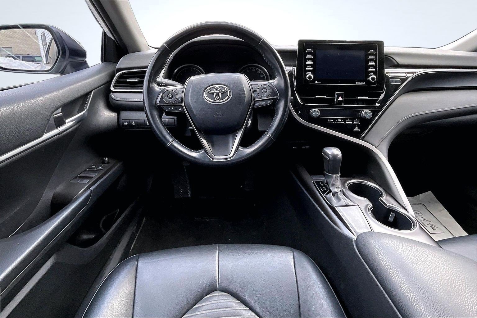 Used 2021 Toyota Camry SE image 5