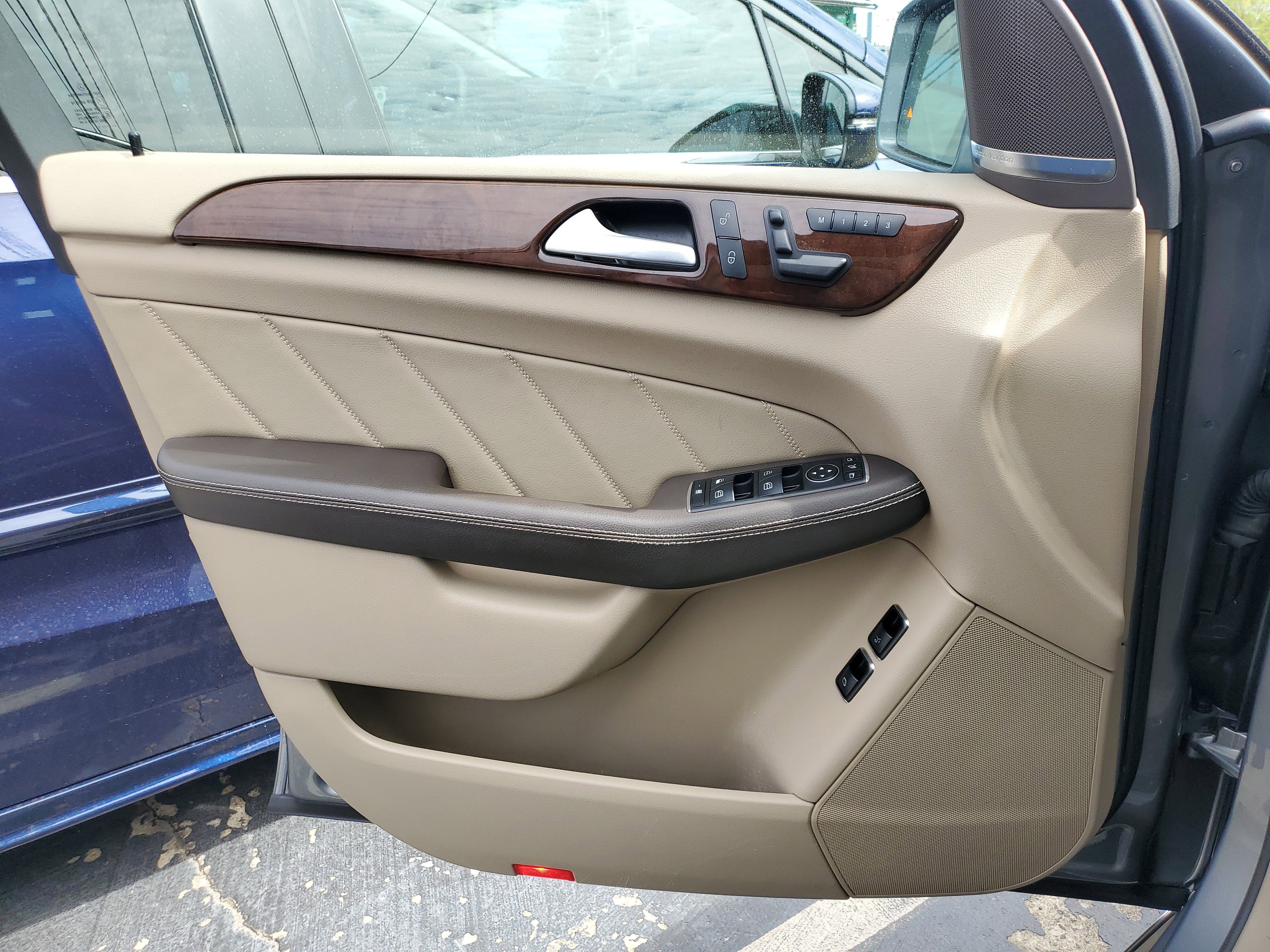 Used 2015 Mercedes-Benz GL 450 4MATIC image 29