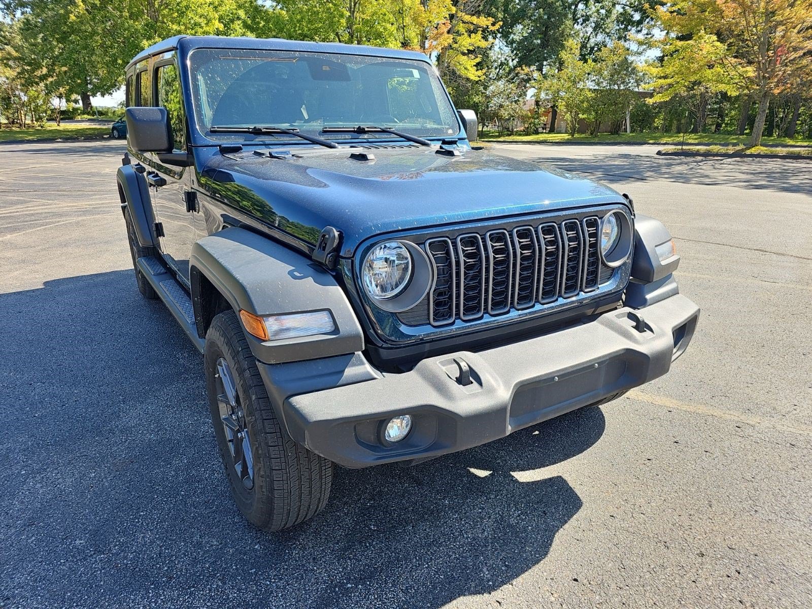 Used 2025 Jeep Wrangler Unlimited Sport AWD/4WD image 8