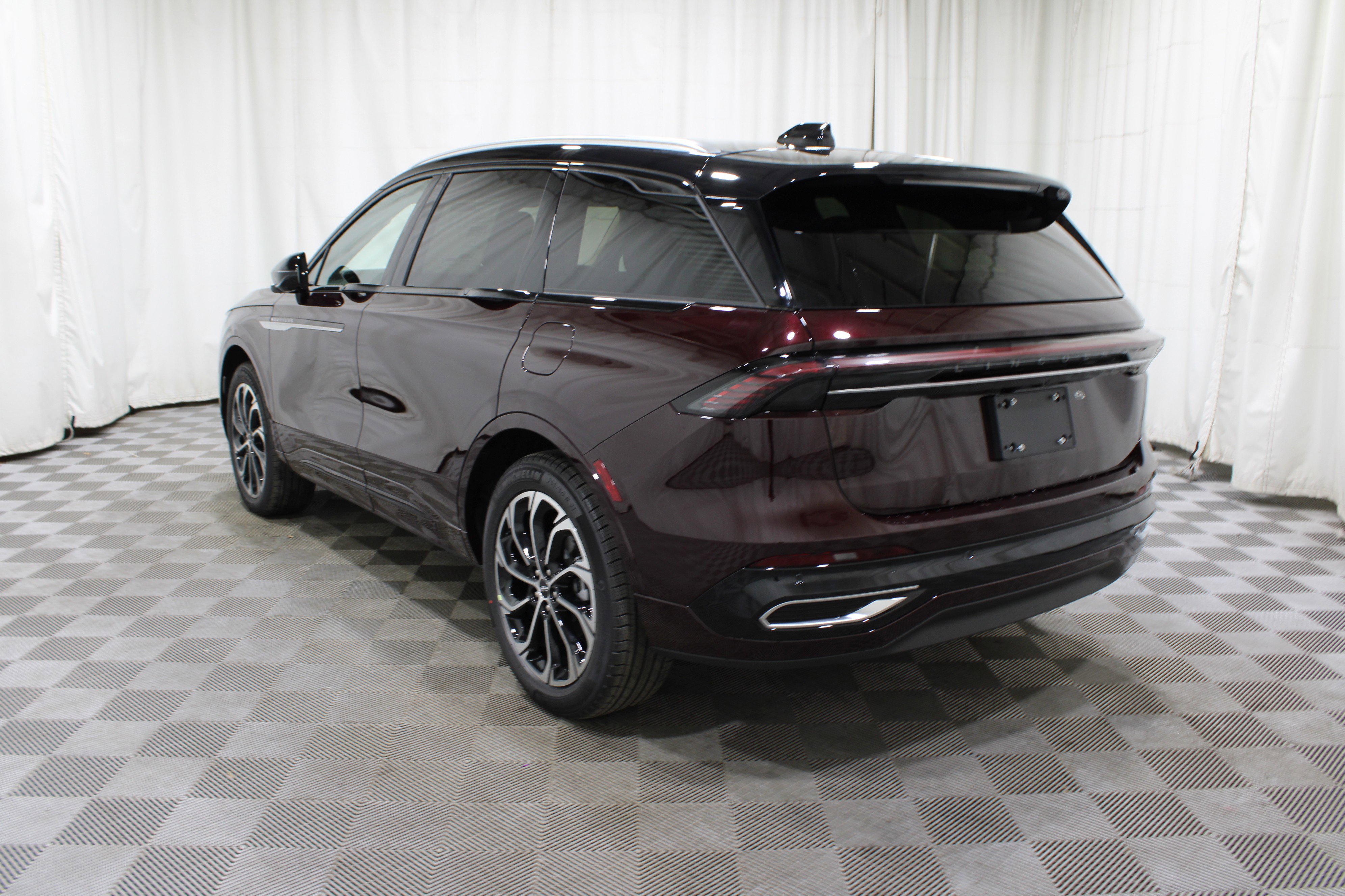 Used 2025 Lincoln Nautilus Reserve AWD/4WD image 27