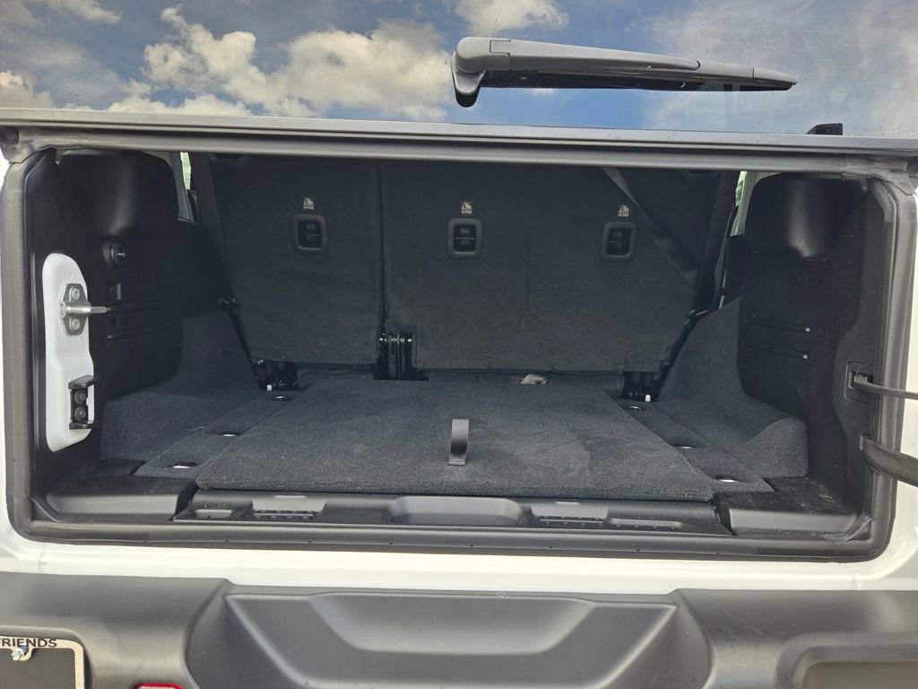 Used 2024 Jeep Wrangler Unlimited Rubicon image 16