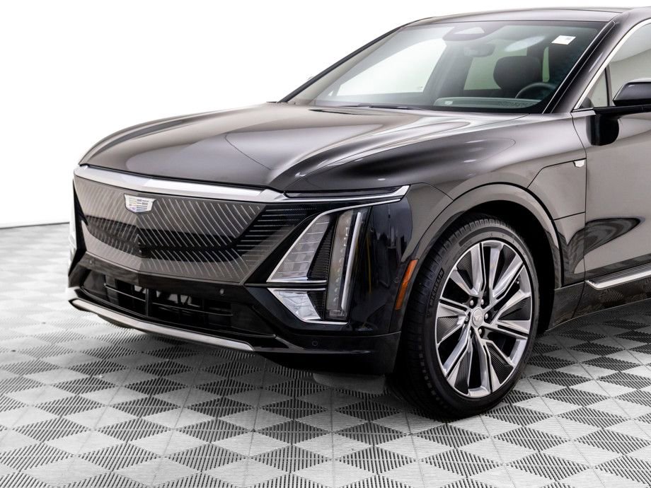 Certified 2024 Cadillac Lyriq Luxury w/ LPO, Floor Liner Package image 39