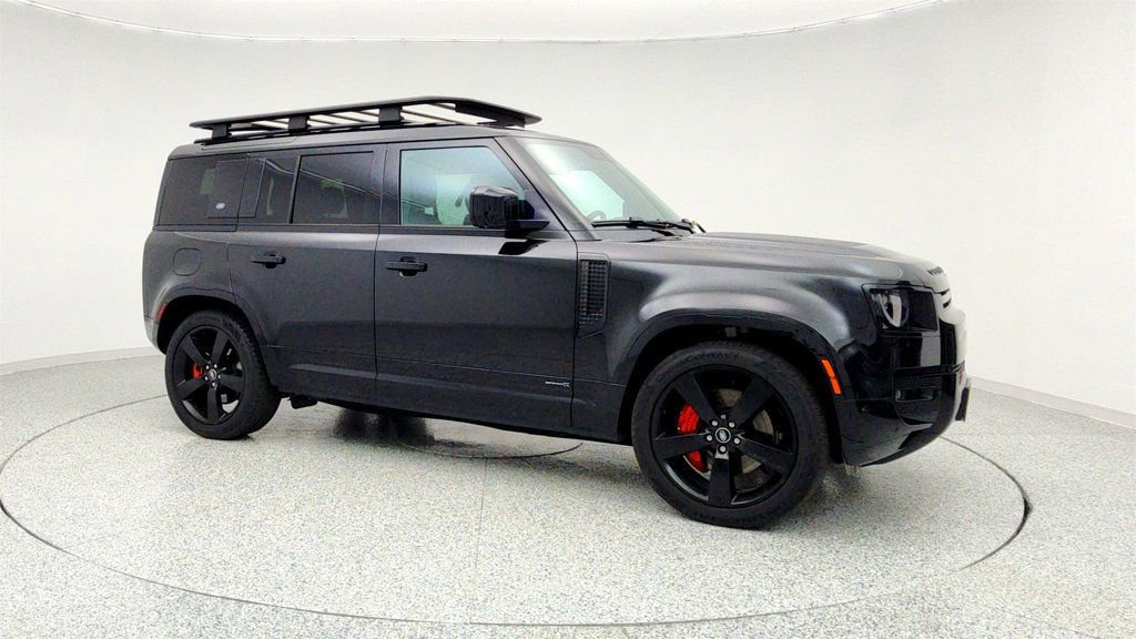 Used 2023 Land Rover Defender 110 X image 3