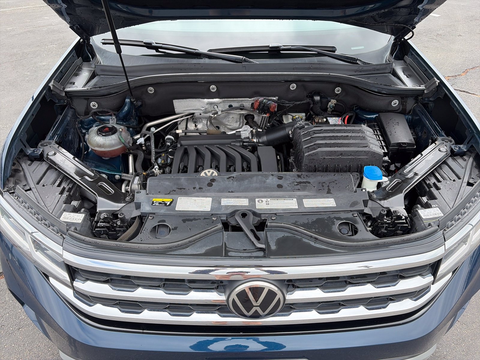 Used 2020 Volkswagen Atlas Cross Sport SE AWD/4WD image 31
