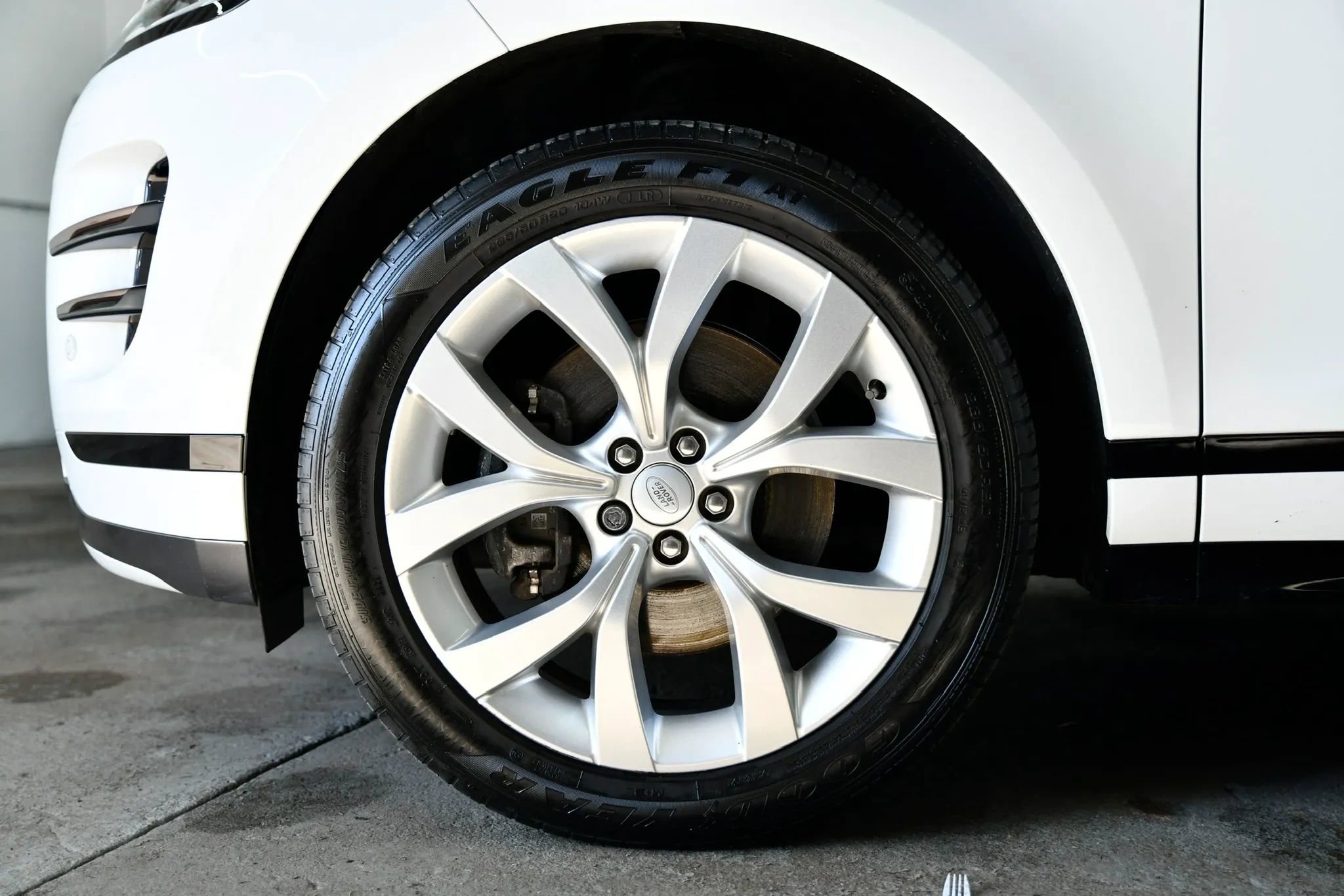 Used 2022 Land Rover Range Rover Evoque R-Dynamic SE image 31