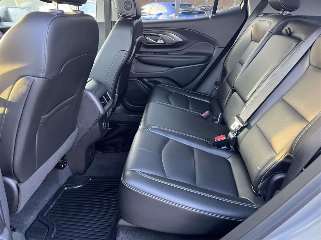Used 2024 GMC Terrain SLT image 15
