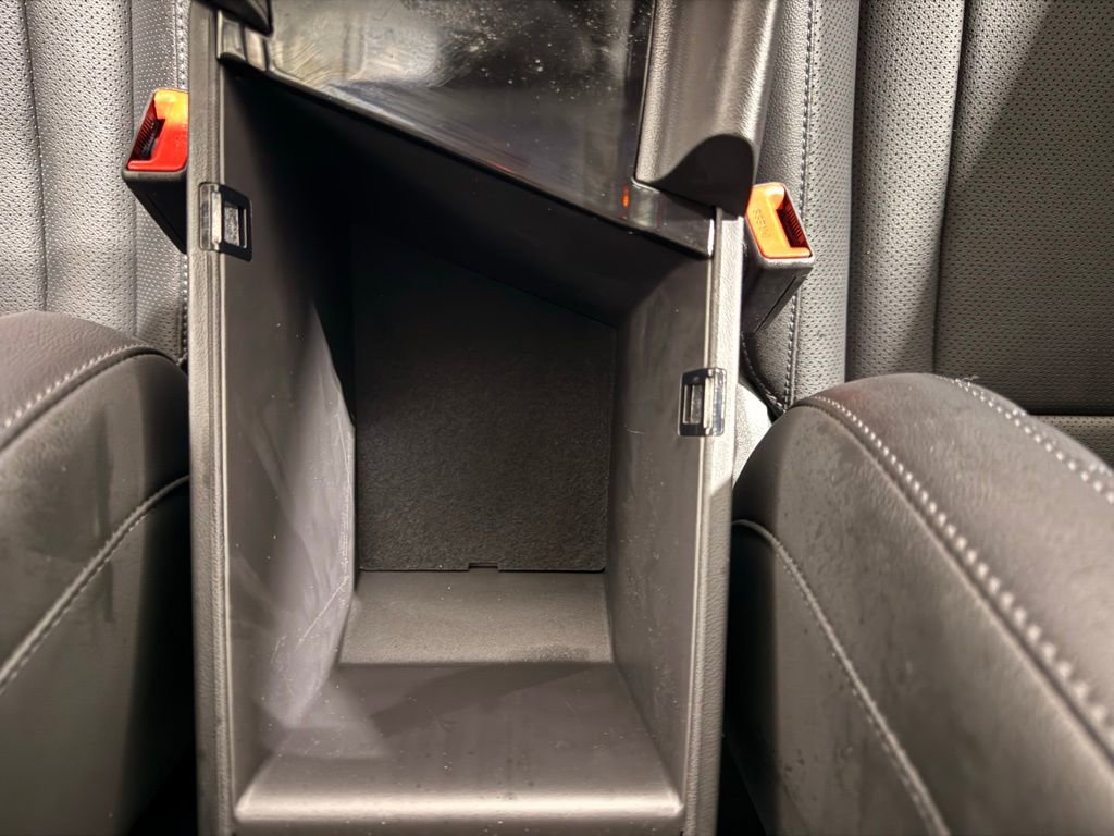 Used 2024 Hyundai Elantra Limited image 28