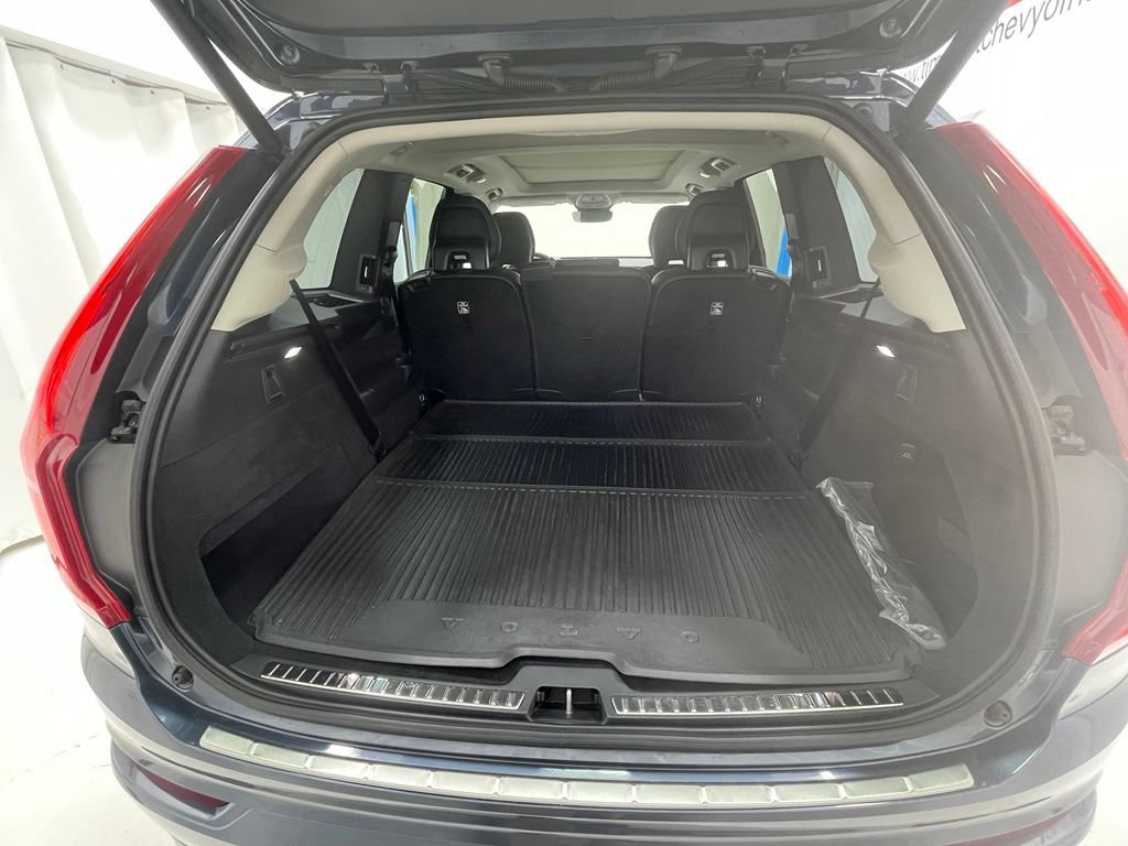Used 2023 Volvo XC90 B5 Core w/ Protection Package Premier AWD/4WD image 6