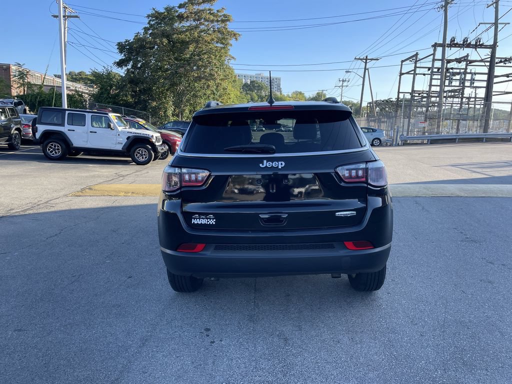 Used 2024 Jeep Compass Latitude AWD/4WD image 4