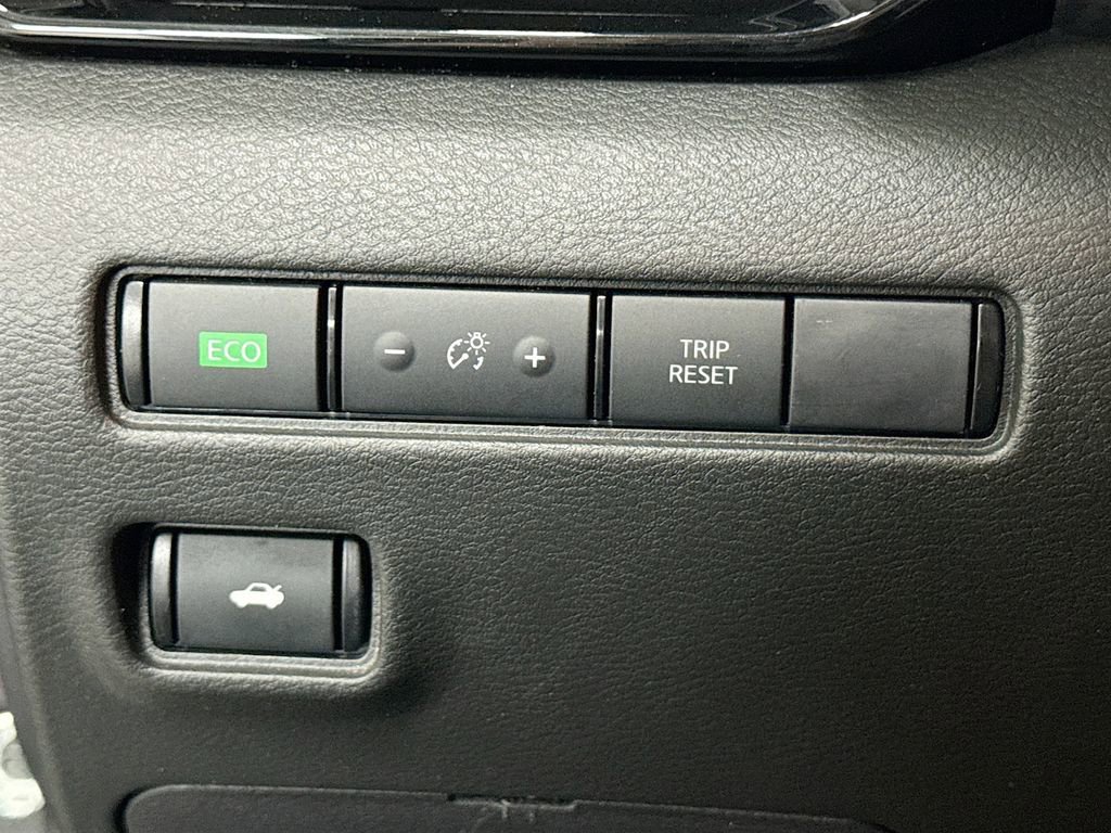 Used 2023 Nissan Sentra SV image 6