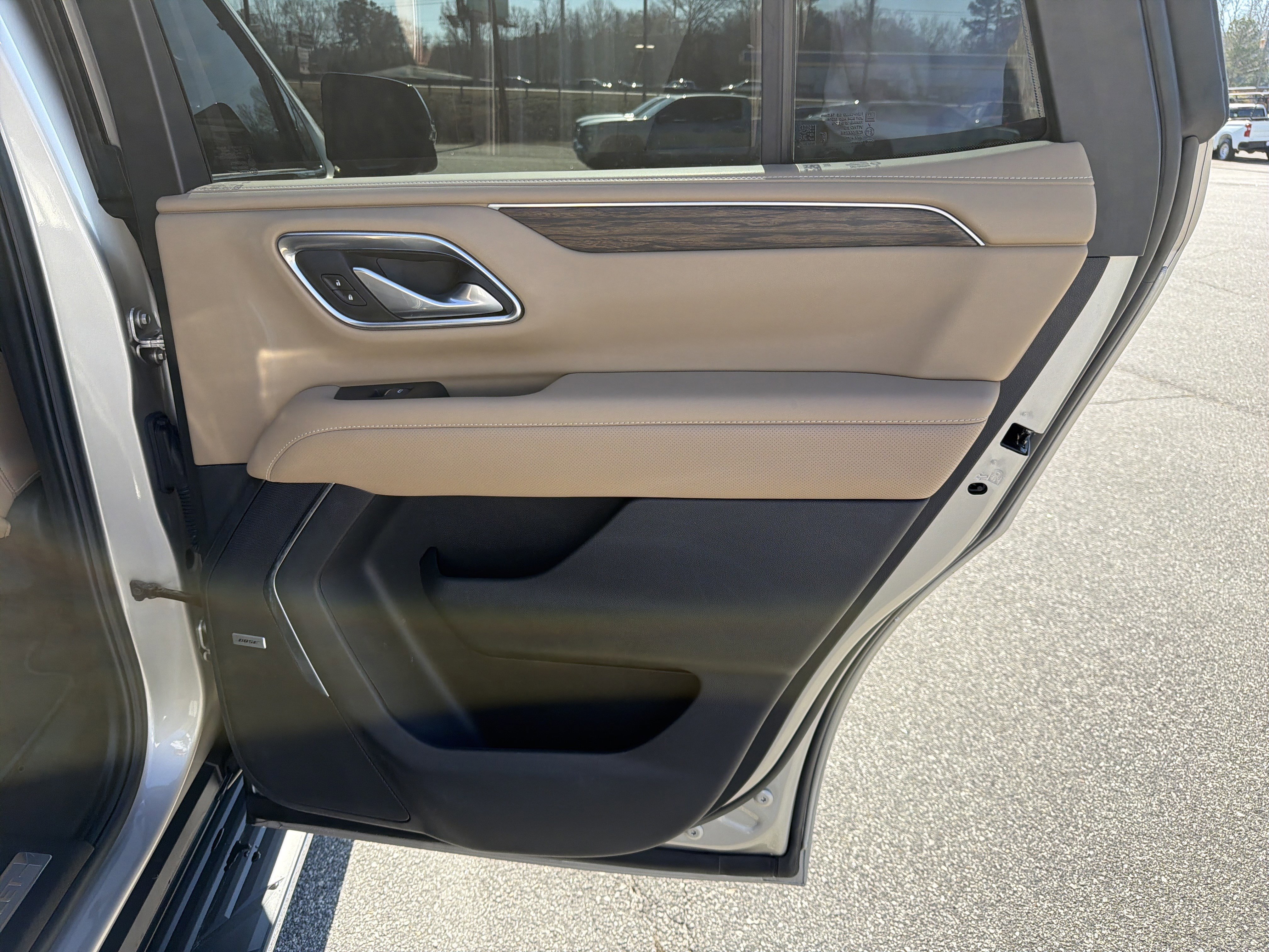 Used 2024 Chevrolet Tahoe Premier w/ Premium Package 2 image 20