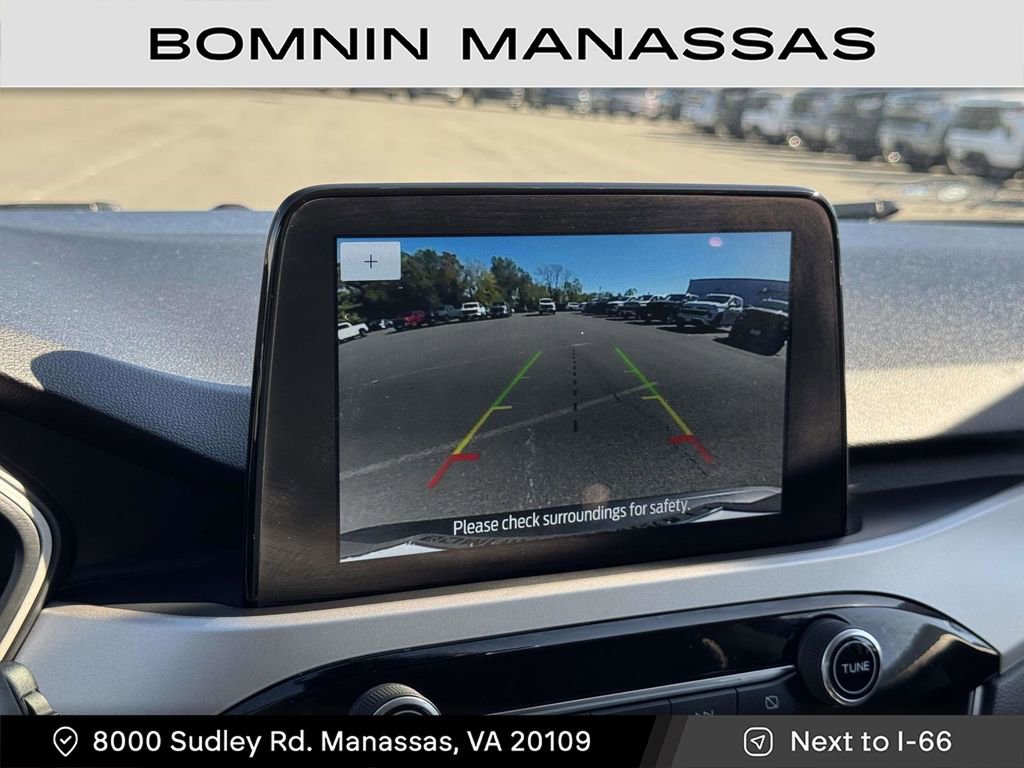 Used 2022 Ford Escape SE w/ SE Sport Appearance Package image 19