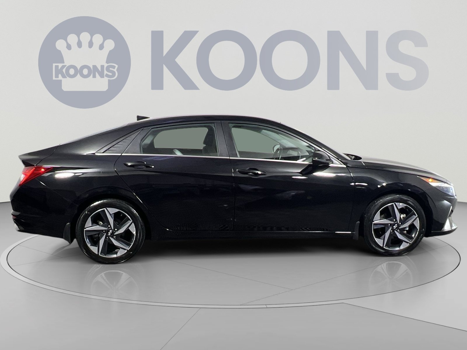 Used 2022 Hyundai Elantra Limited w/ Cargo Package FWD image 12