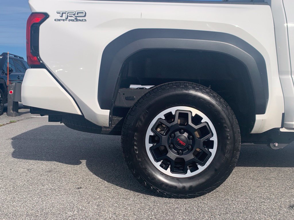 Used 2024 Toyota Tacoma TRD Off-Road AWD/4WD image 30