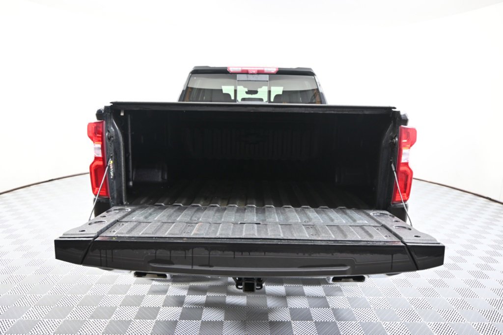 Used 2022 Chevrolet Silverado 1500 LTZ w/ Technology Package image 7