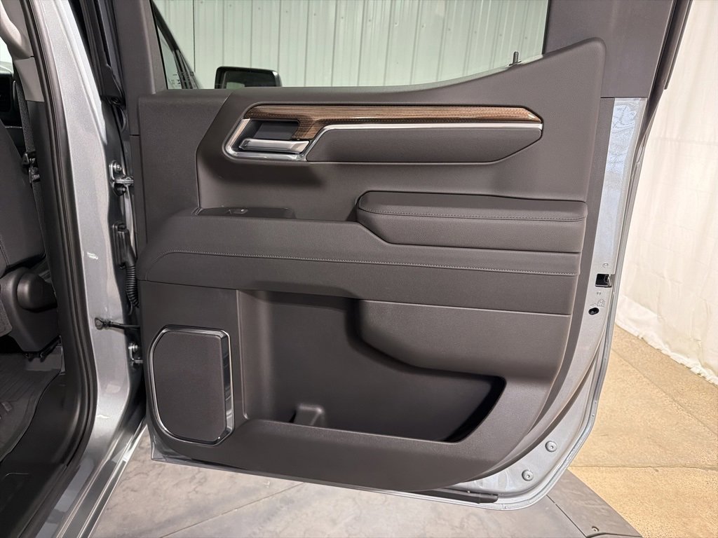 New 2026 Chevrolet Silverado 1500 LT Trail Boss w/ Dark Appearance Package image 18