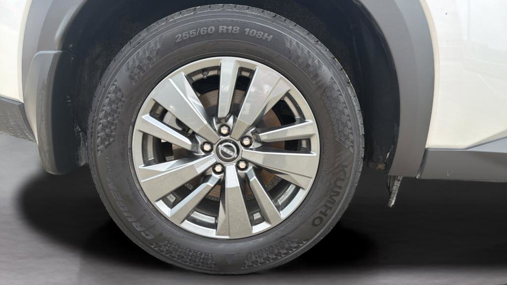 Used 2024 Nissan Pathfinder SV w/ SV Premium Package image 17