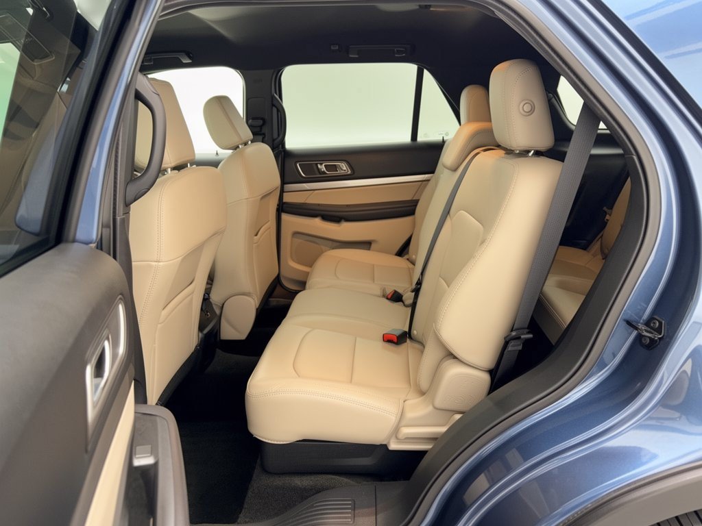 Used 2018 Ford Explorer XLT w/ Equipment Group 202A FWD image 25
