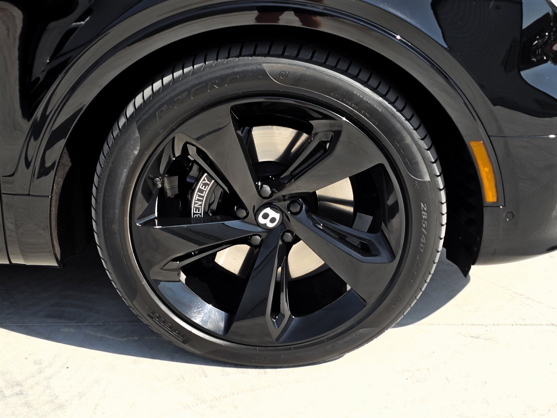 Used 2023 Bentley Bentayga Extended Wheelbase image 85