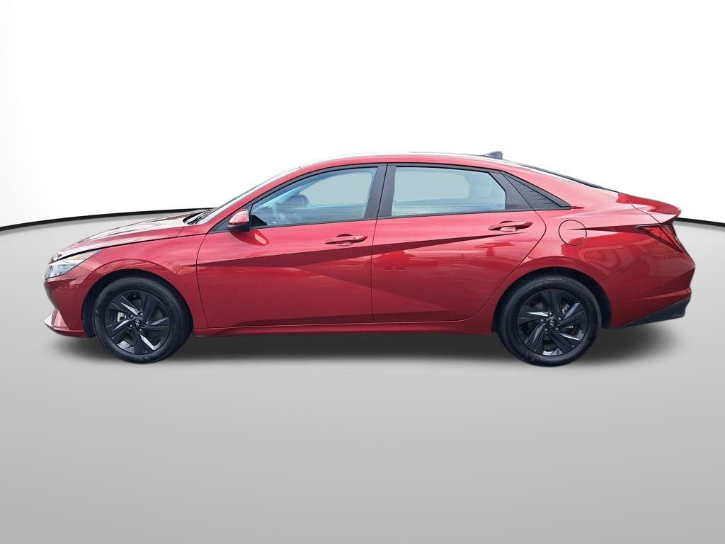 Used 2023 Hyundai Elantra Blue image 2