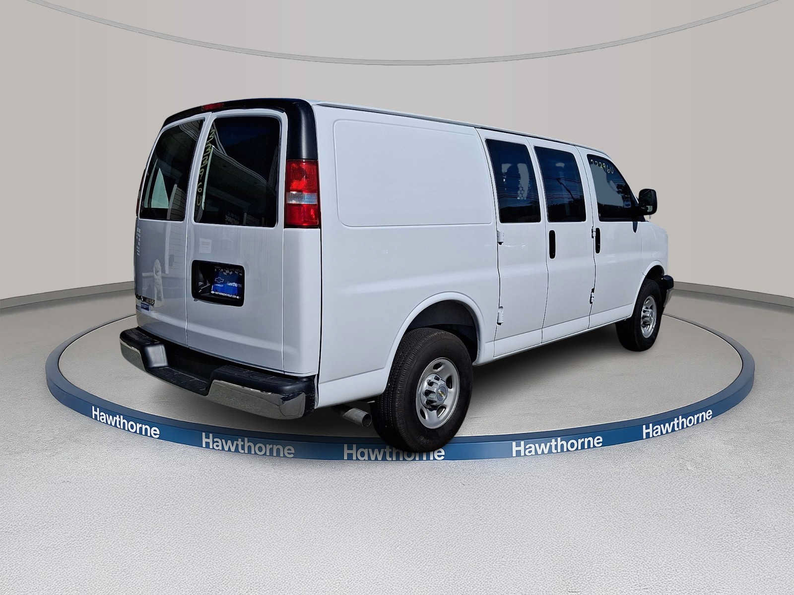 Used 2025 Chevrolet Express 2500 w/ Driver Convenience Package RWD image 6