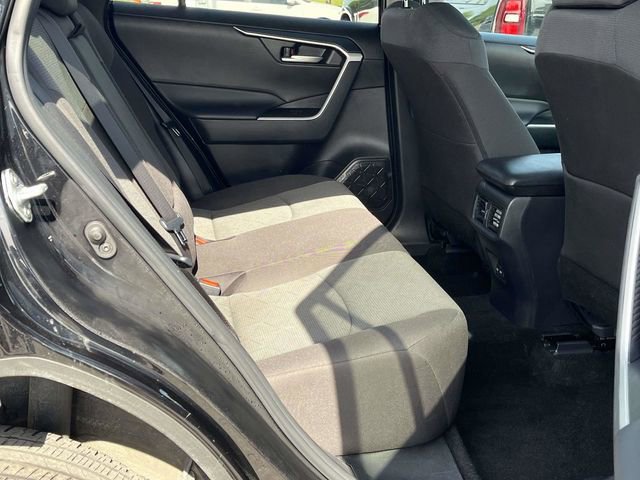 Used 2025 Toyota RAV4 XLE FWD image 21