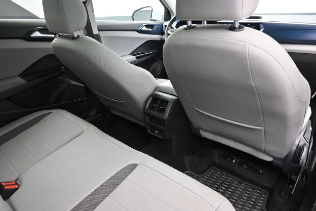 Used 2022 Volkswagen Taos SE w/ Panoramic Sunroof Package AWD/4WD image 13