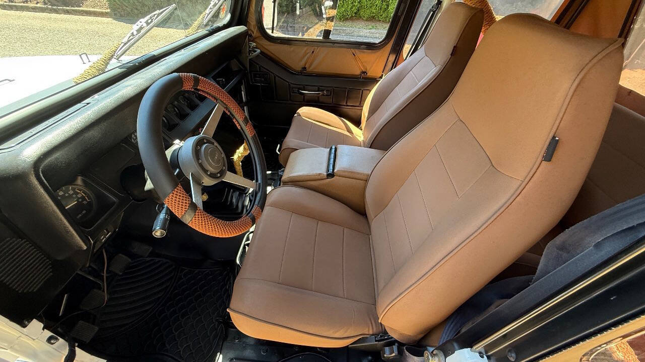 Used 1990 Jeep Wrangler S AWD/4WD image 2