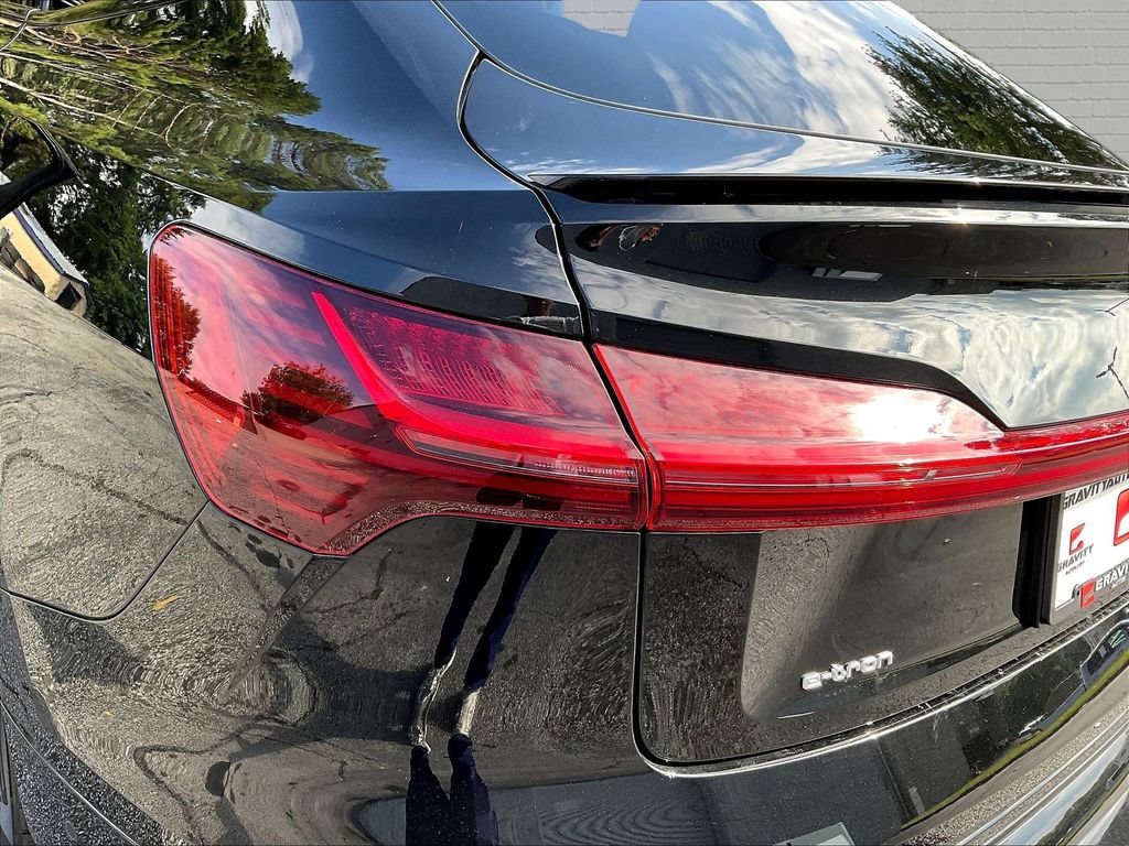 Used 2021 Audi e-tron Premium Plus w/ Premium Plus Package AWD/4WD image 19