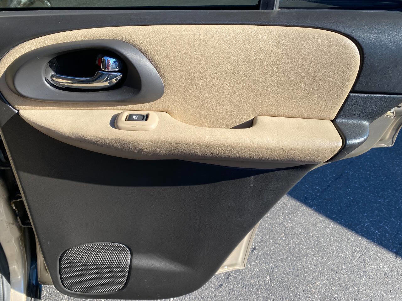 Used 2005 Chevrolet TrailBlazer LS w/ LS Preferred Equipment Group image 27