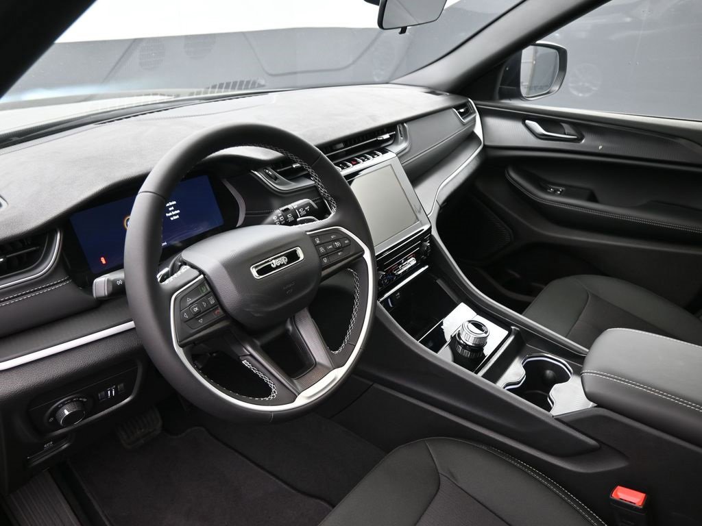 New 2025 Jeep Grand Cherokee Laredo X image 18