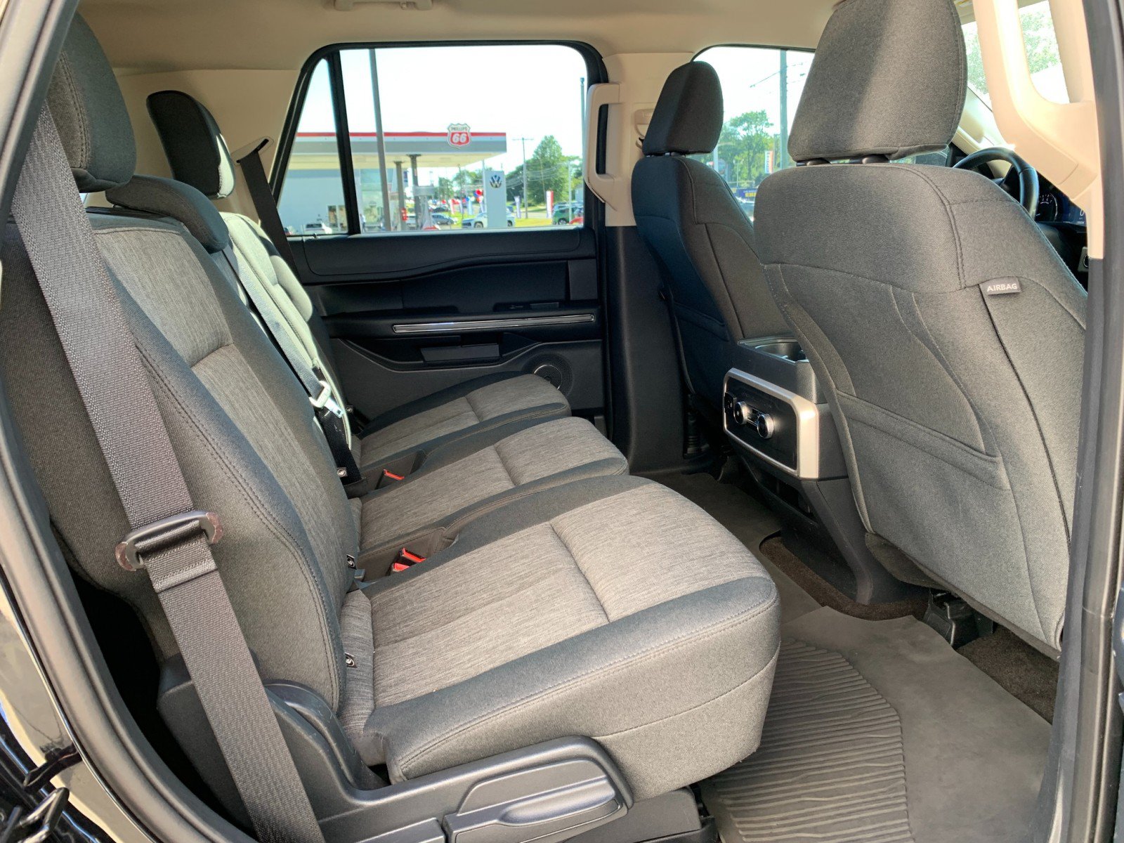 Used 2023 Ford Expedition XLT AWD/4WD image 34