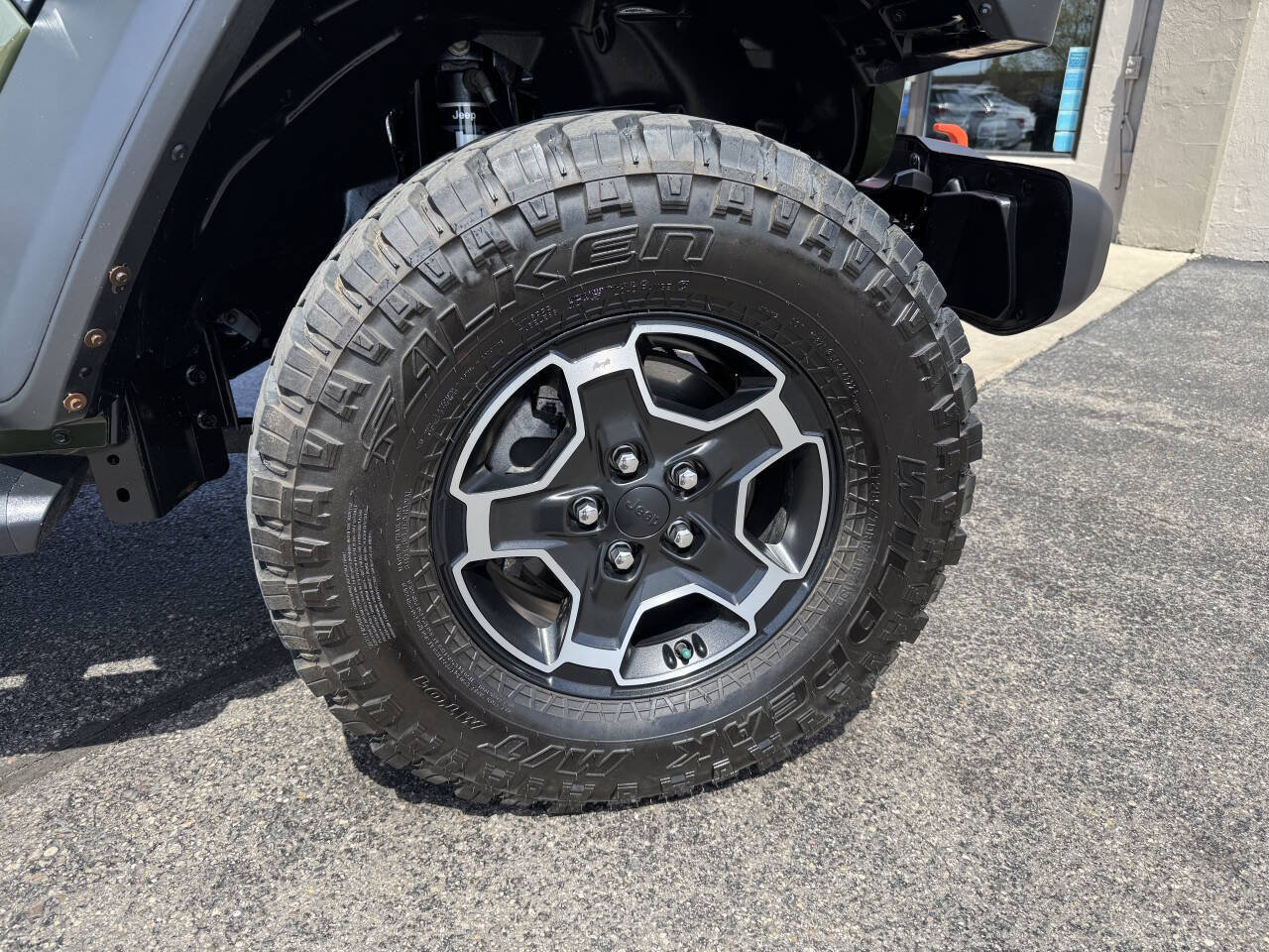 Used 2023 Jeep Gladiator Mojave w/ Cold Weather Group AWD/4WD image 6
