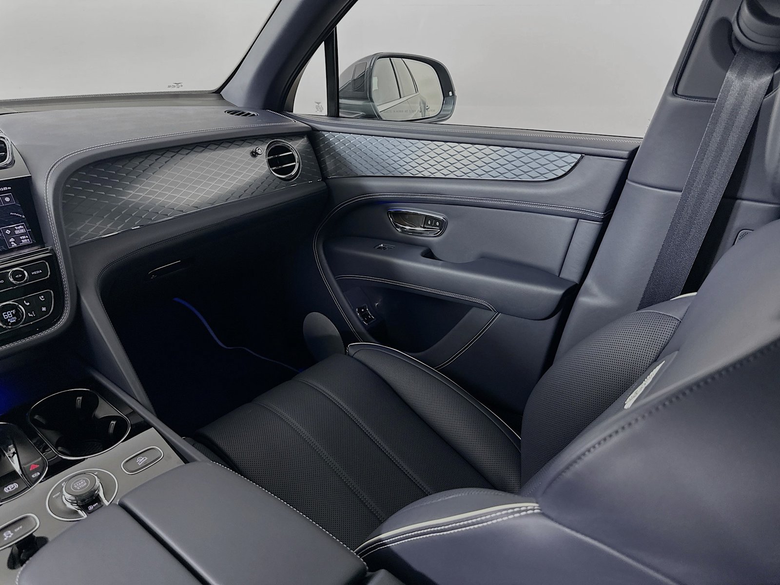 New 2026 Bentley Bentayga Extended Wheelbase AWD/4WD image 26