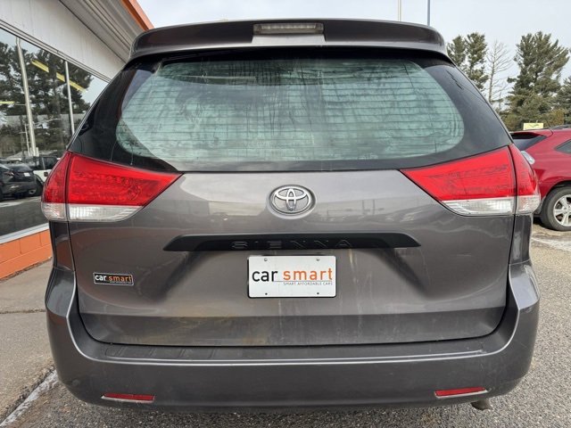 Used 2014 Toyota Sienna L image 6