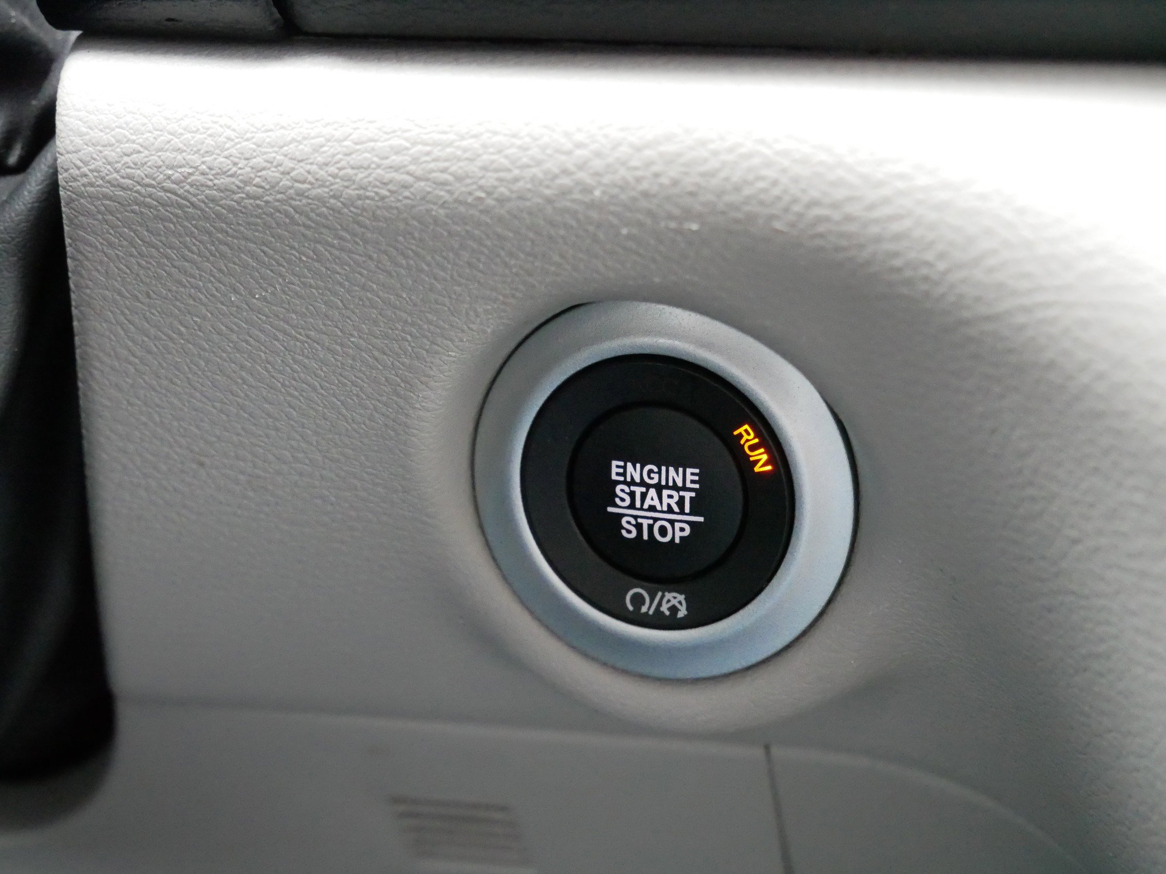 Used 2024 Chrysler Pacifica Touring-L image 28