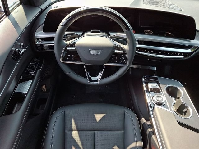 New 2026 Cadillac Lyriq Luxury w/ LPO, Floor Liner Package AWD/4WD image 6