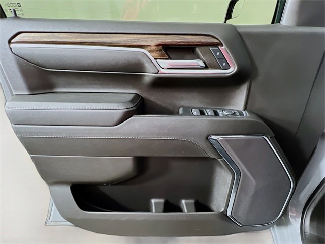 Used 2024 GMC Sierra 1500 Elevation image 32
