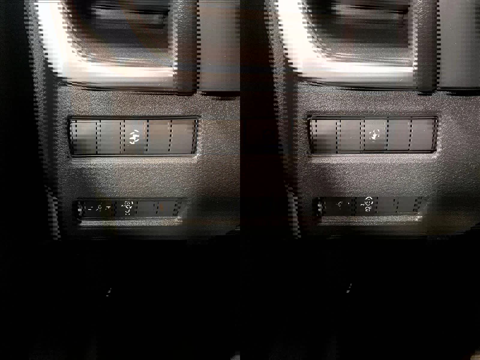 Used 2023 Nissan Rogue SV AWD/4WD image 26