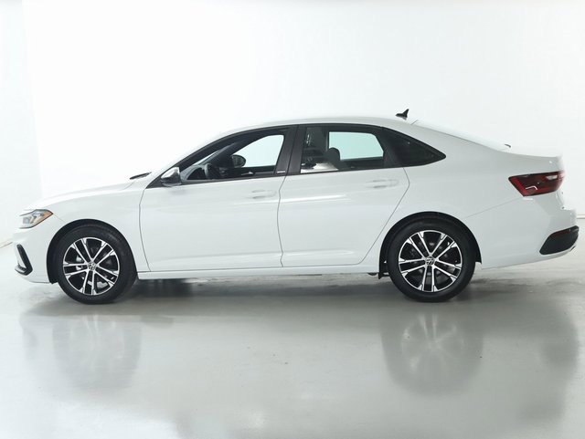 Used 2025 Volkswagen Jetta Sport image 36