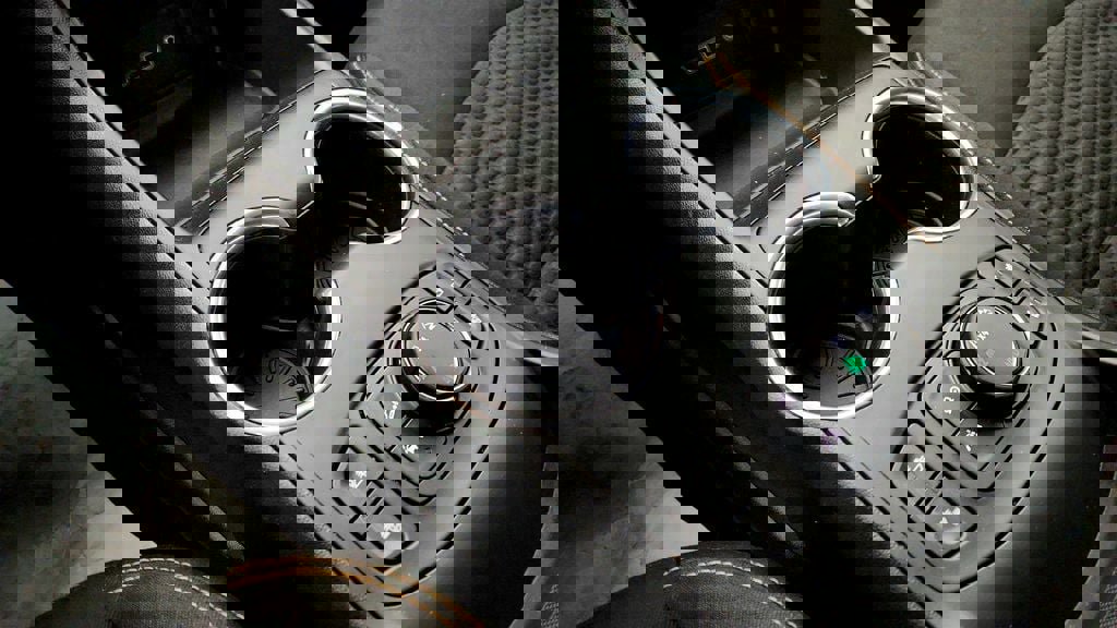 Used 2021 GMC Terrain SLE w/ Driver Convenience Package image 16