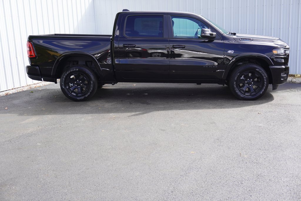 New 2026 RAM 1500 4x4 Crew Cab image 2