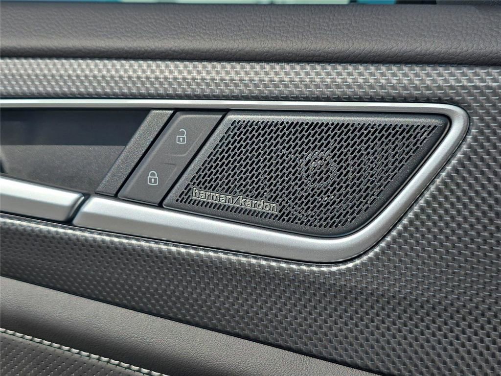 Used 2025 Volkswagen Atlas Cross Sport SEL Premium R-Line image 19