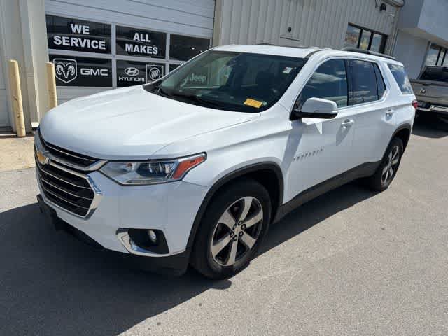 Used 2019 Chevrolet Traverse LT w/ LT Premium Package AWD/4WD image 2