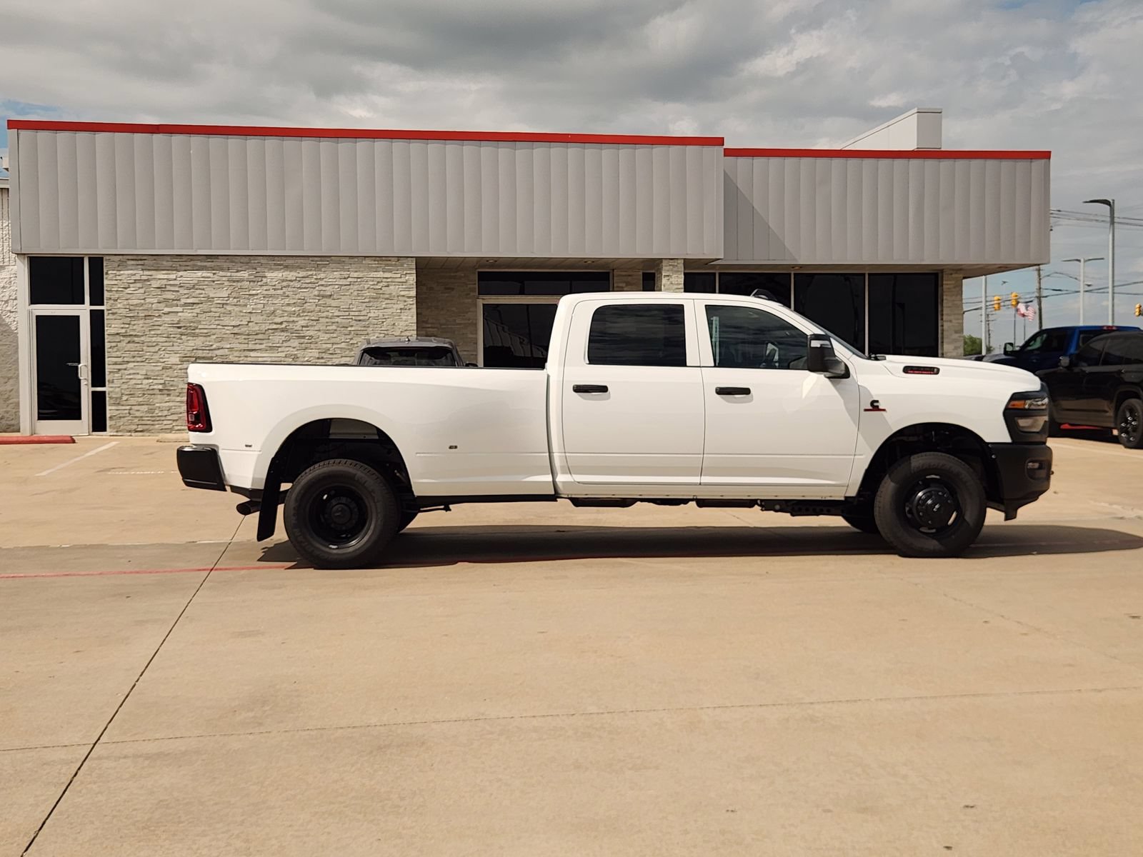 New 2026 RAM 3500 Tradesman AWD/4WD image 7