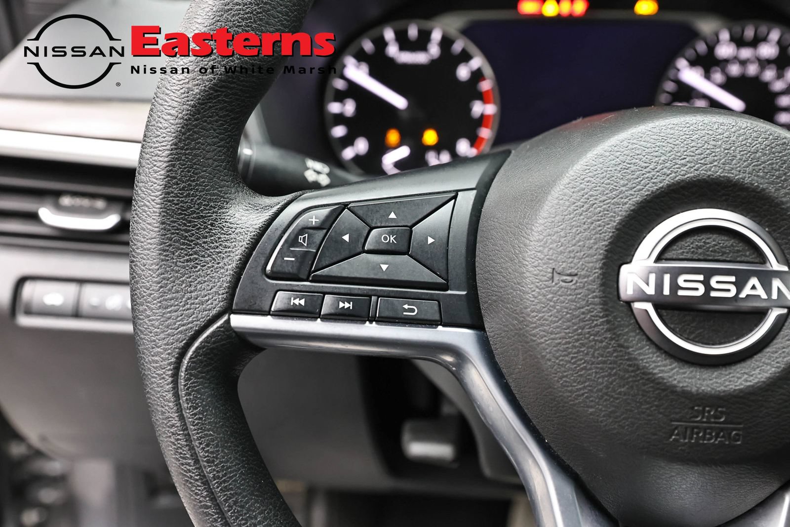 Used 2025 Nissan Altima 2.5 SV FWD image 15